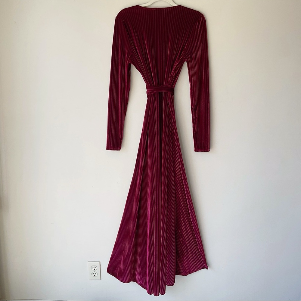 Baltic Born Ribbed Velvet Jada Wrap Dress in Mulberry Size M - Picture 4 of 9